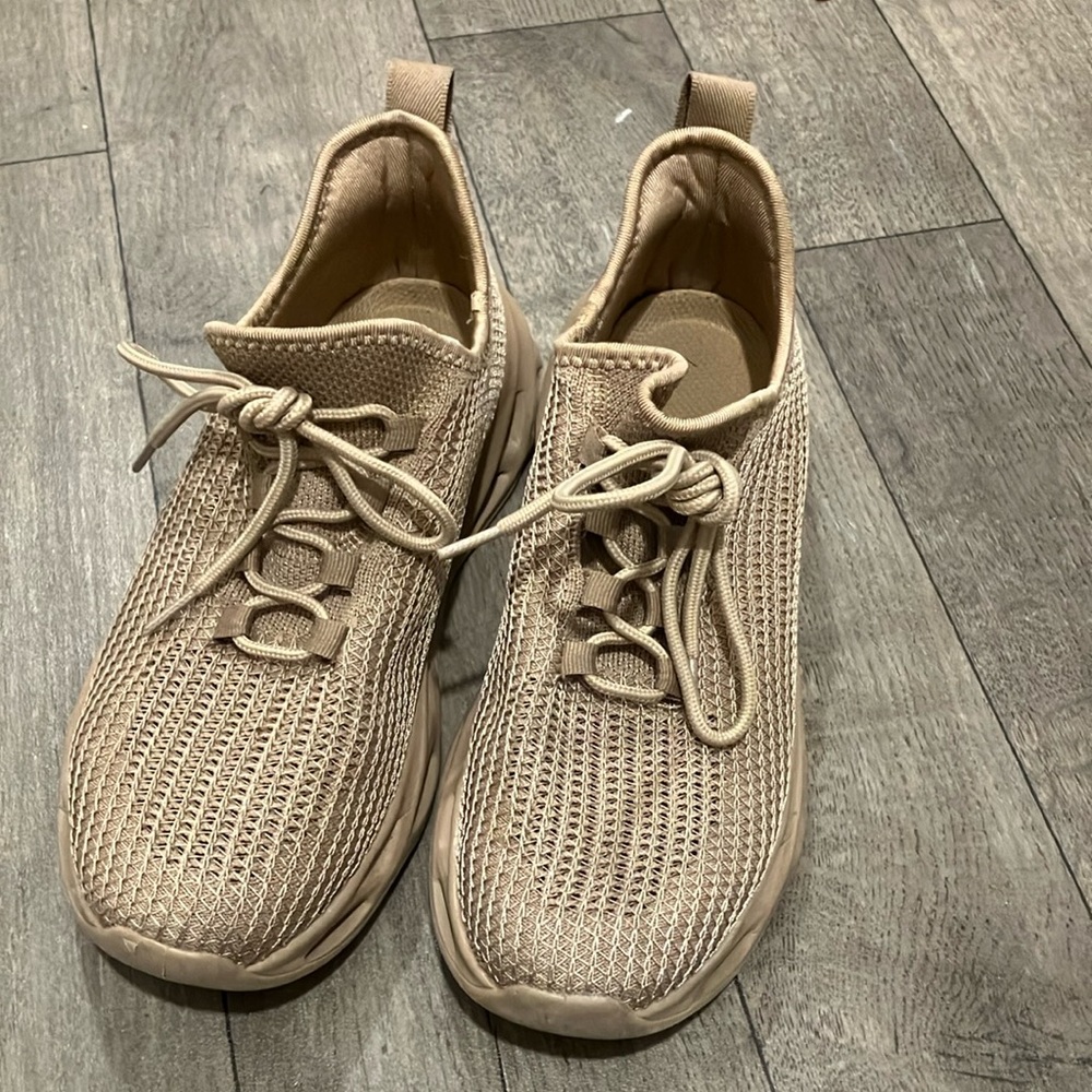 Breathable Knit Men’s Sneakers in Beige